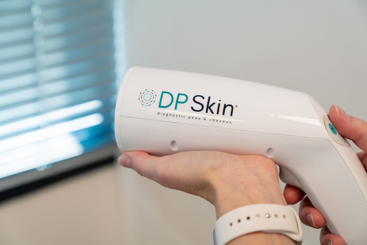 Lasera-DPSKIN-diagnostic-de-peau-et-du-cuir-chevelu-beziers-7